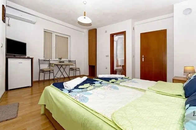 Tek Büyük veya İki Ayrı Yataklı Oda