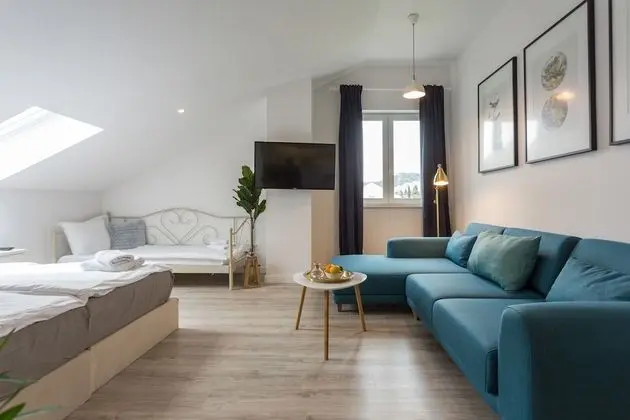 Apartment with Jacuzzi and Sea View (West Wind)