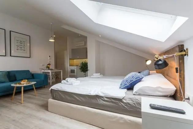 Apartment with Jacuzzi and Sea View (West Wind)