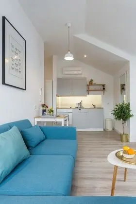 Apartment with Jacuzzi and Sea View (West Wind)