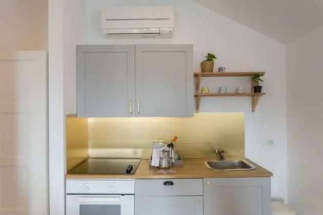 Apartment with Jacuzzi and Sea View (West Wind)