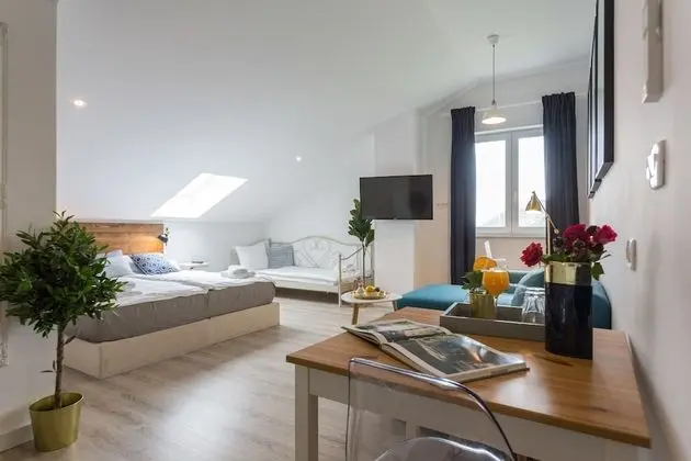 Apartment with Jacuzzi and Sea View (West Wind)