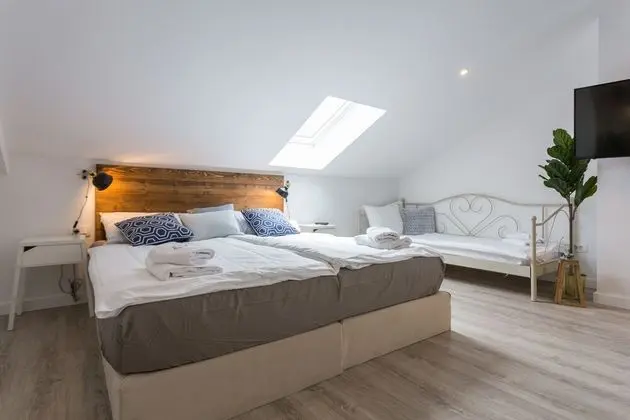 Apartment with Jacuzzi and Sea View (West Wind)