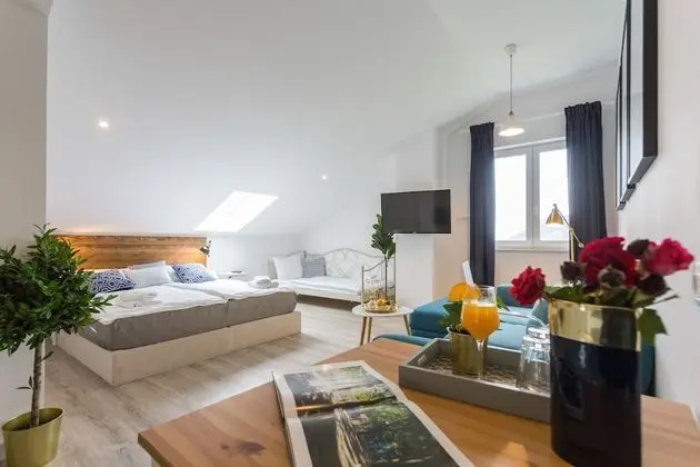 Apartment with Jacuzzi and Sea View (West Wind)