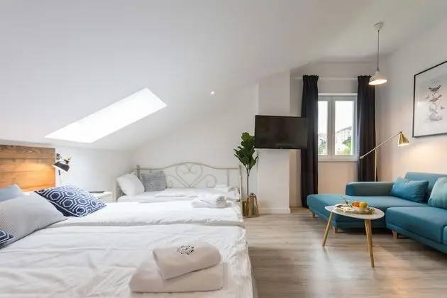 Apartment with Jacuzzi and Sea View (West Wind)