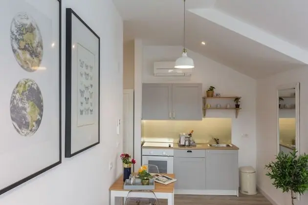 Apartment with Jacuzzi and Sea View (West Wind)