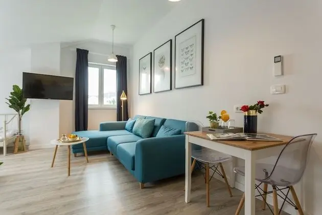 Apartment with Jacuzzi and Sea View (West Wind)