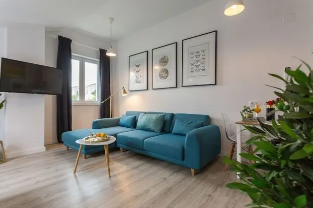 Apartment with Jacuzzi and Sea View (West Wind)