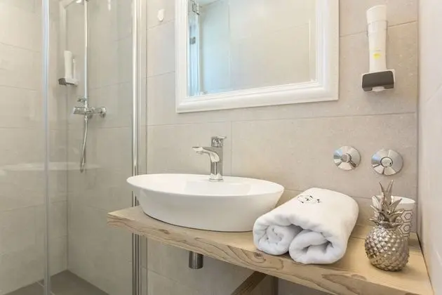 Deluxe Tek Büyük Yataklı Oda, Deniz Manzaralı