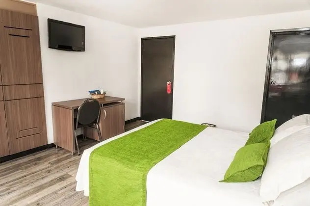 Standard Tek Büyük Yataklı Oda