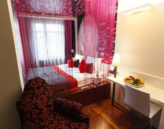 Romantic Oda (Bohem Sweetheart Room)