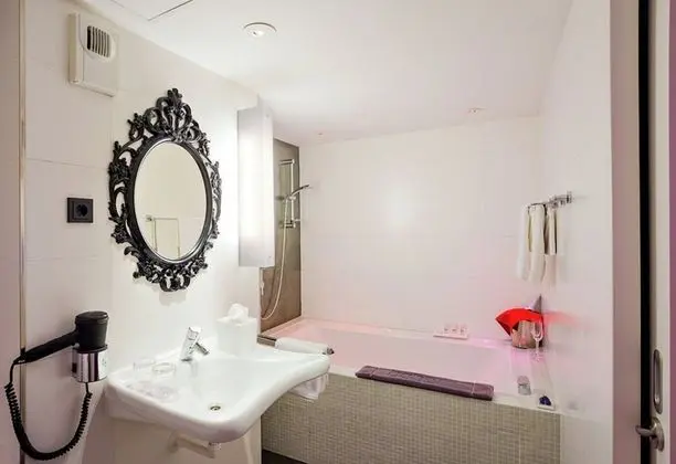 Romantic Oda (Bohem Sweetheart Room)