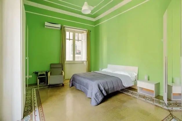 Traditional Süit, 1 Büyük (Queen) Boy Yatak ve Çekyat, Şehir Manzaralı