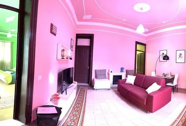 Traditional Süit, 1 Büyük (Queen) Boy Yatak ve Çekyat, Şehir Manzaralı