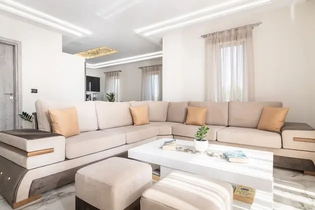 Deluxe Villa