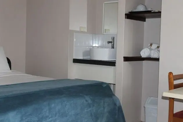 Tek Büyük Yataklı Oda, Ortak Banyo