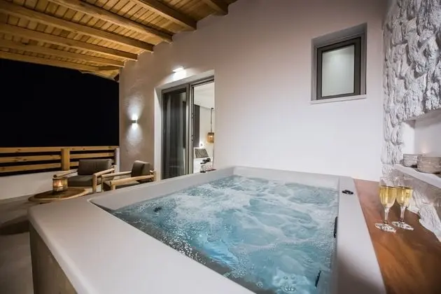 Deluxe Oda, Sıcak Su Havuzu