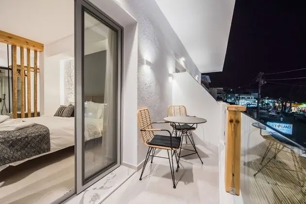 Deluxe Tek Büyük Yataklı Oda, Kısmi Deniz Manzaralı