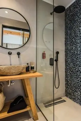 Deluxe Tek Büyük Yataklı Oda, Kısmi Deniz Manzaralı