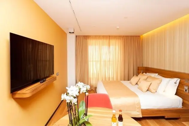 Deluxe Stüdyo (Studio Deluxe (Triple))