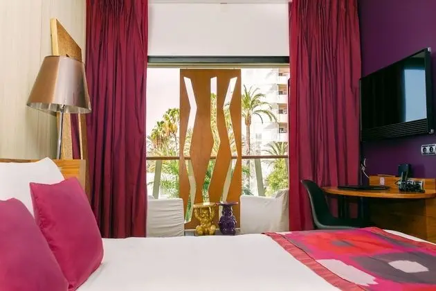 Deluxe Tek Büyük Yataklı Oda, Bahçe Manzaralı