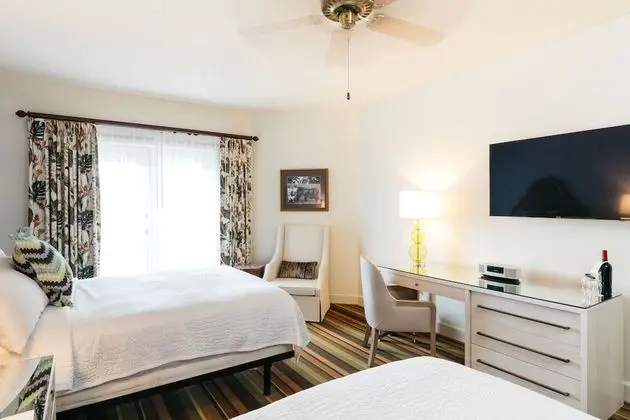 Oda, 2 Büyük (Queen) Boy Yatak