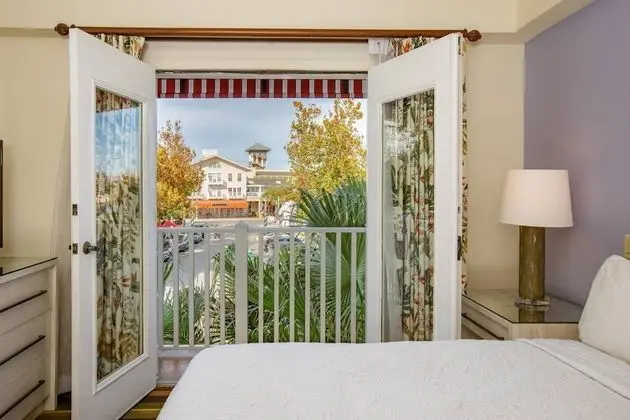 Oda, 2 Büyük (Queen) Boy Yatak