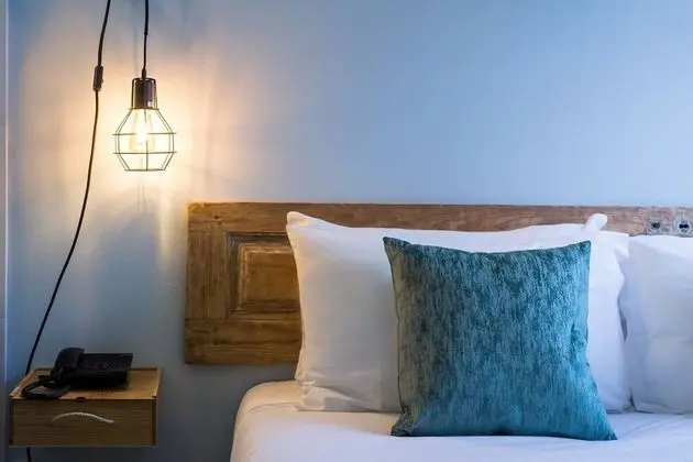 Exclusive Tek Büyük Yataklı Oda