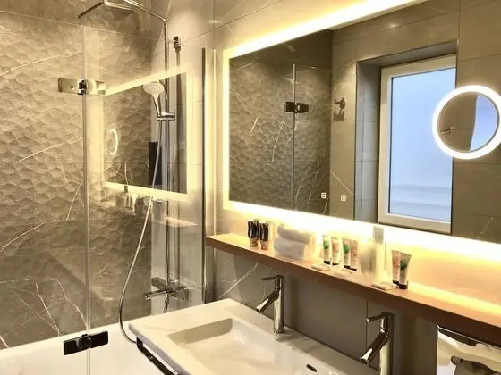 Üç Kişilik Oda