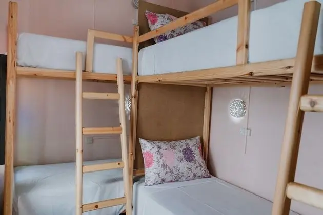 Comfort Ortak Ranzalı Oda, Sadece kadınlar için, Özel Banyo