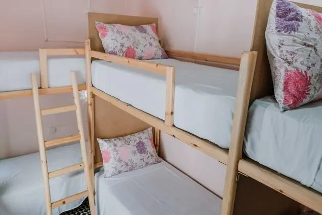 Comfort Ortak Ranzalı Oda, Sadece kadınlar için, Özel Banyo