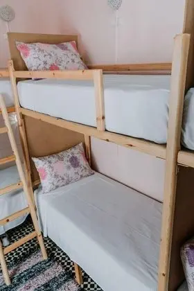 Comfort Ortak Ranzalı Oda, Sadece kadınlar için, Özel Banyo