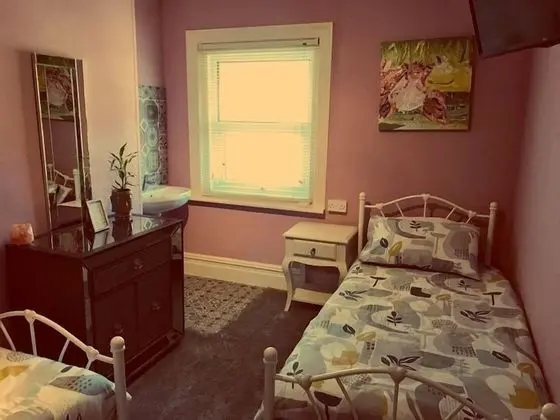 Tek Kişilik Oda (Room 7)