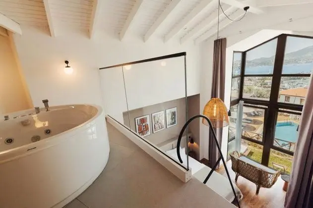 Loft Oda, Jakuzili, Deniz Manzaralı, Jakuzili