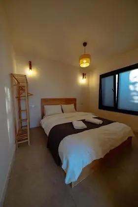 Bungalow 2+1 Oda, Kısmi Göl Manzaralı, Isıtmalı Özel Havuzlu