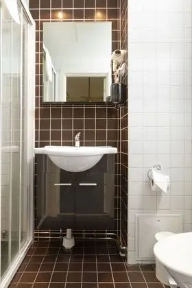 Üç Kişilik Oda