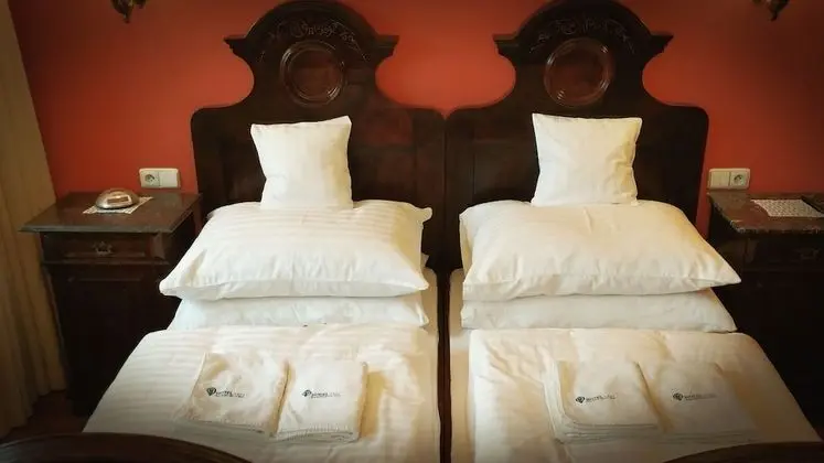 Tek Büyük veya İki Ayrı Yataklı Oda