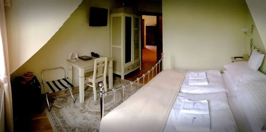 Tek Büyük veya İki Ayrı Yataklı Oda
