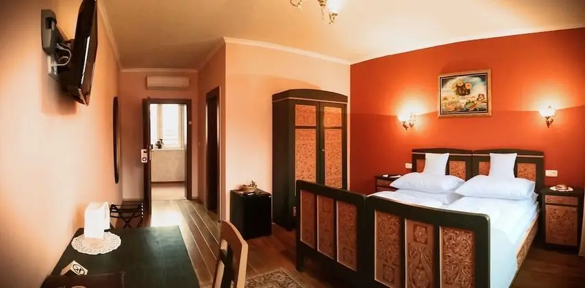 Tek Büyük veya İki Ayrı Yataklı Oda