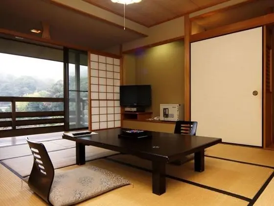 Traditional Oda (Japanese-style for 4 Guests)