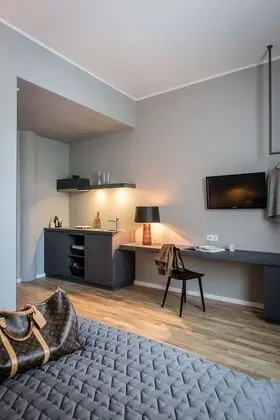 Bold Deluxe Studio