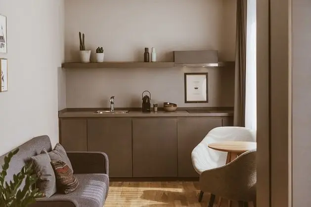 Bold Deluxe Studio