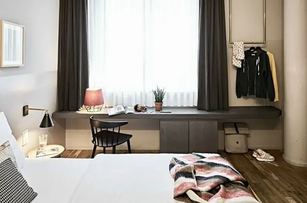 Bold Room
