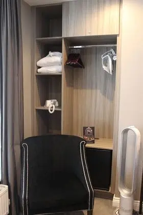 Family Oda, 1 En Büyük (King) Boy Yatak ve Çekyat, Sigara İçilmez (with Sofabed)