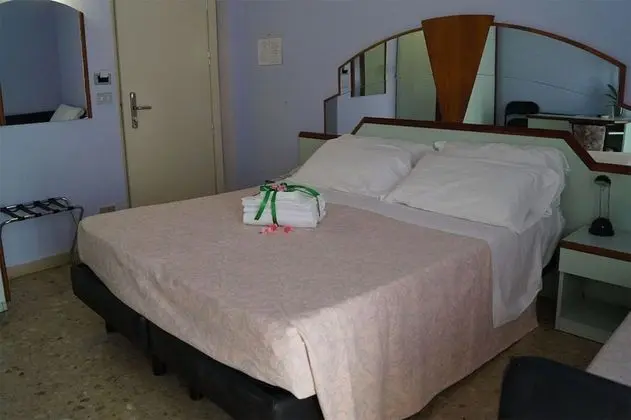 Classic Büyük Yataklı Tek Kişilik Oda