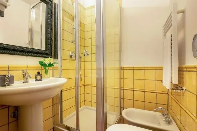 Büyük Yataklı Tek Kişilik Oda (Shared Kitchen)