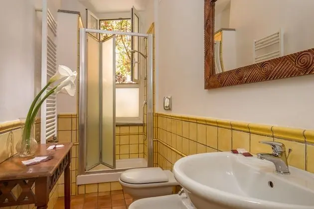 Tek Büyük Yataklı Oda, Mutfak (Shared Kitchen)