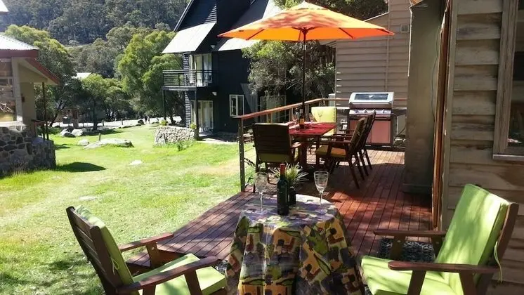Premium Dağ Evi, 2 Yatak Odası, Dağ Manzaralı, Bahçeli