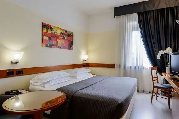 Comfort Büyük Yataklı Tek Kişilik Oda