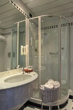 Comfort Büyük Yataklı Tek Kişilik Oda